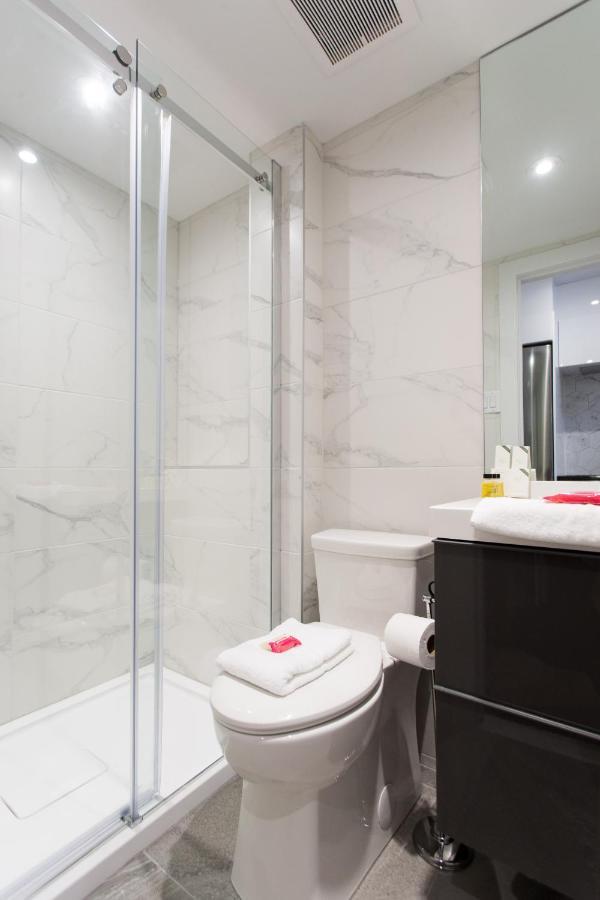 Blue Oasis Studio With Full Kitchen And Bath By Den Stays Montreal Bagian luar foto